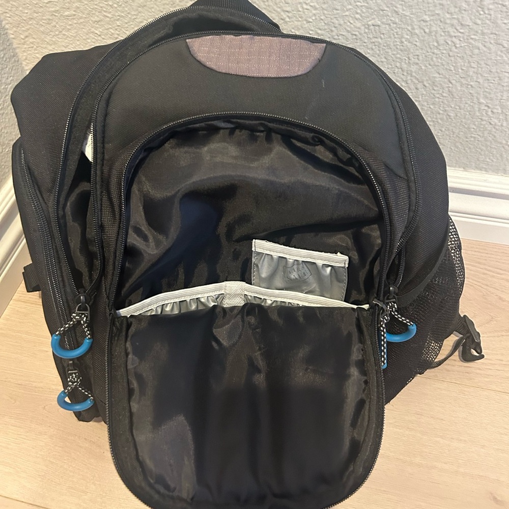 Columbia Newton Ridge Diaper Backpack - Picture 5 of 6